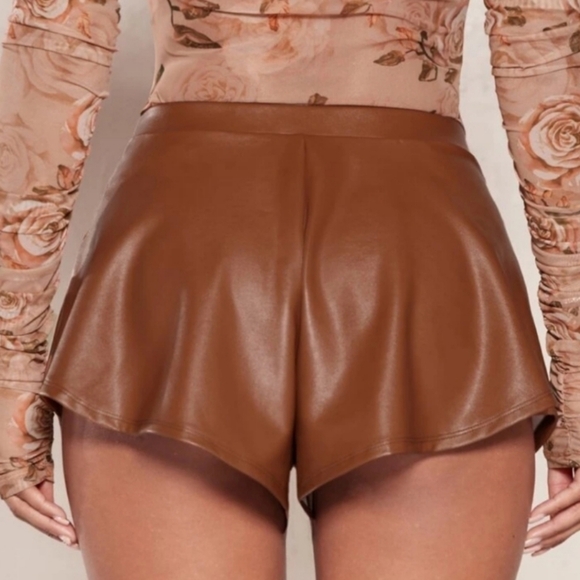 Shein Bae PU Leather Wide Leg Shorts Large  Color Coffee Bean NWT - Picture 4 of 6